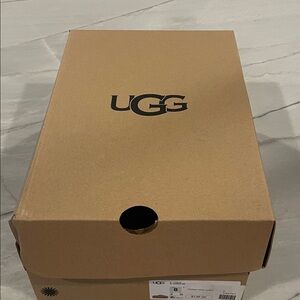 UGG Women's Slippers in Tan